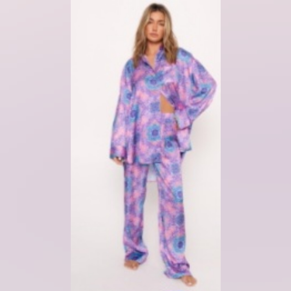 Nasty Gal Violet Tile Print Pajamas (Size 8 OVERSIZED) - Picture 2 of 6